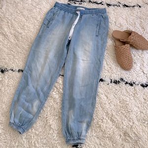 Light chambray cloth & stone joggers